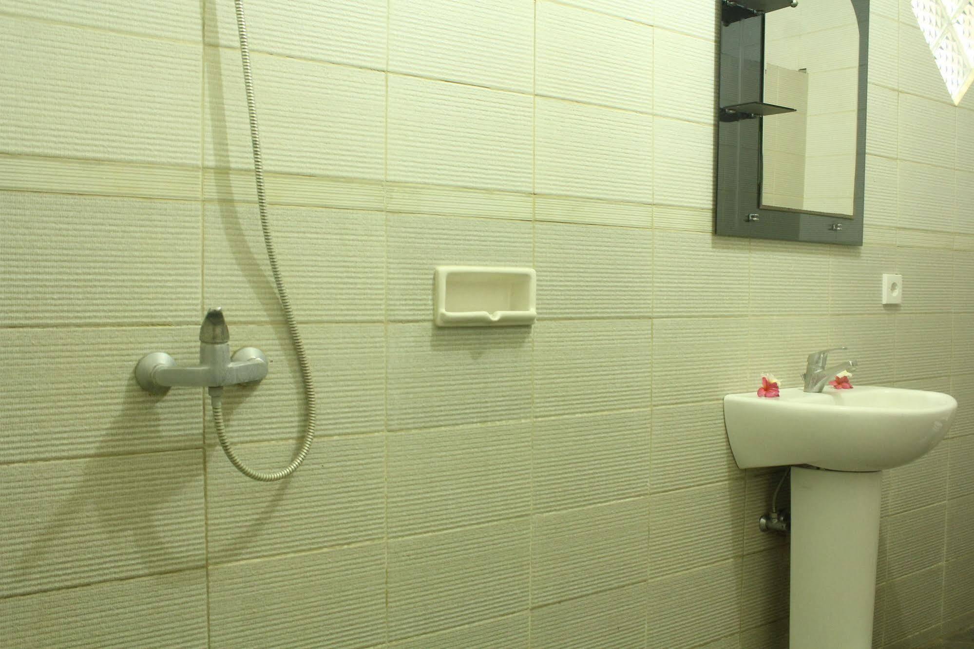 Berlian Inn Kuta  Ngoại thất bức ảnh