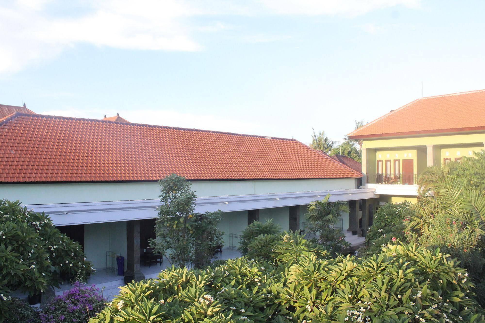 Berlian Inn Kuta  Ngoại thất bức ảnh