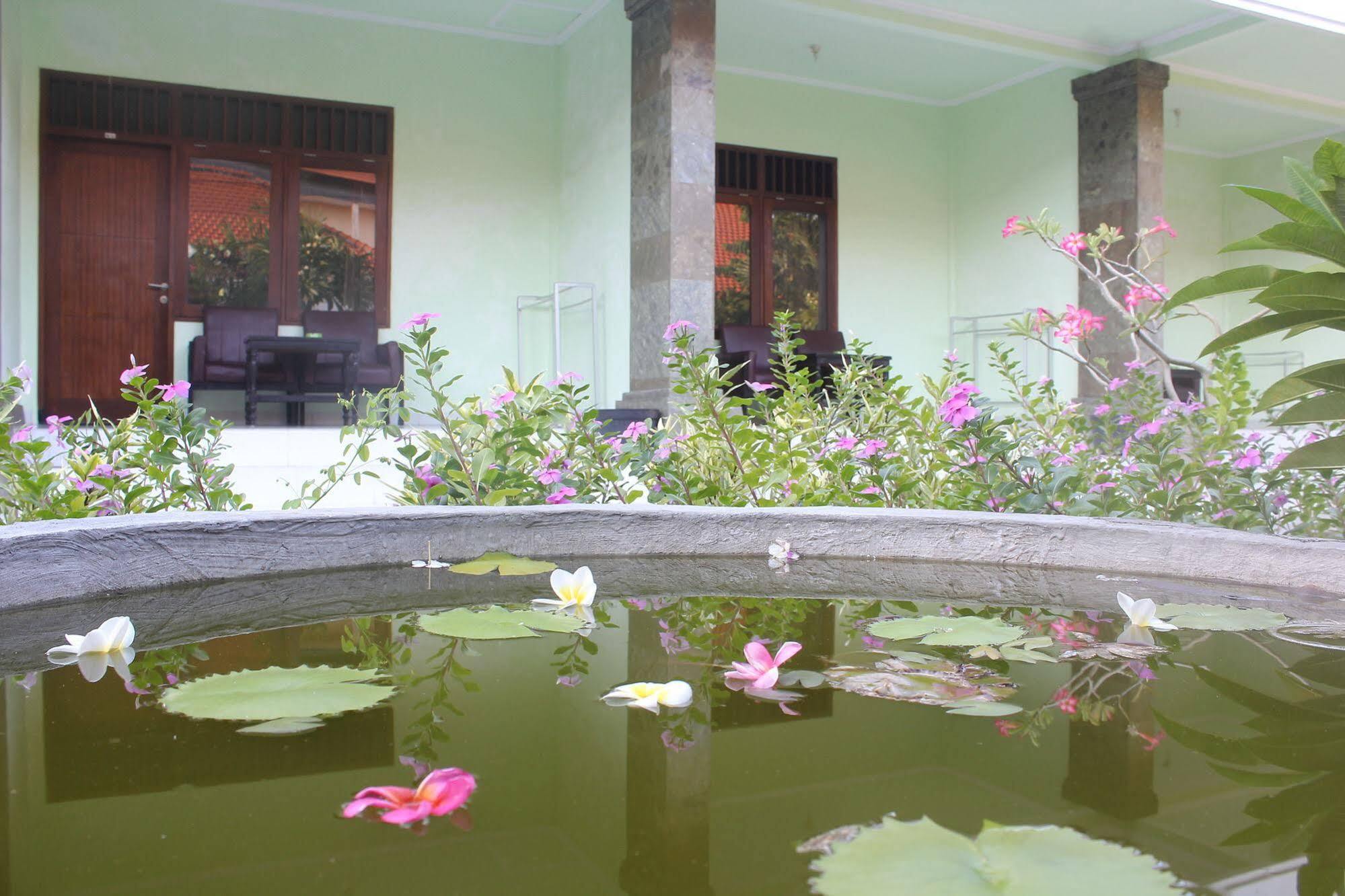 Berlian Inn Kuta  Ngoại thất bức ảnh